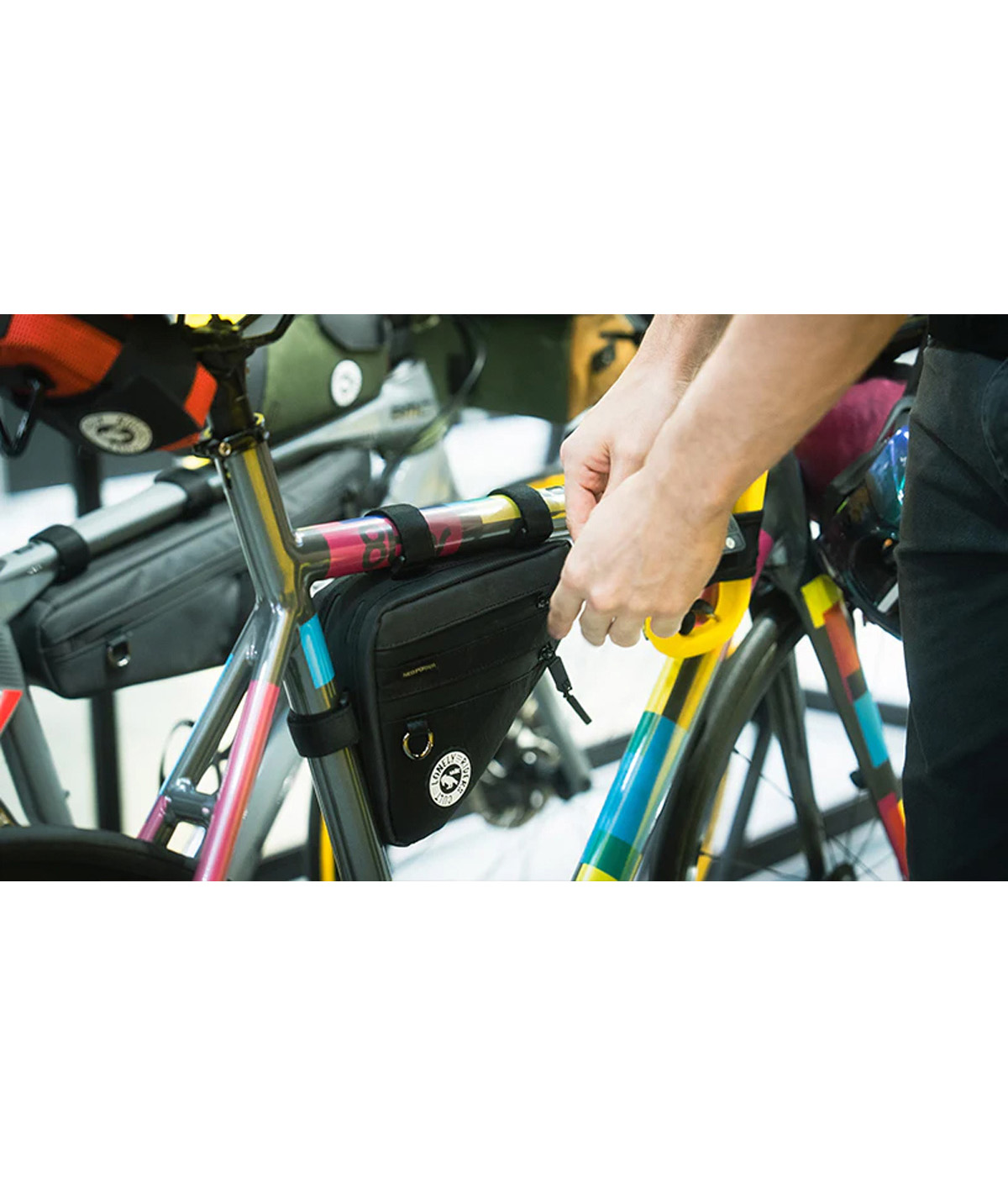 Borsello tubo orizzontale (sotto) Touring Z (1,7 L) nero - onyx
