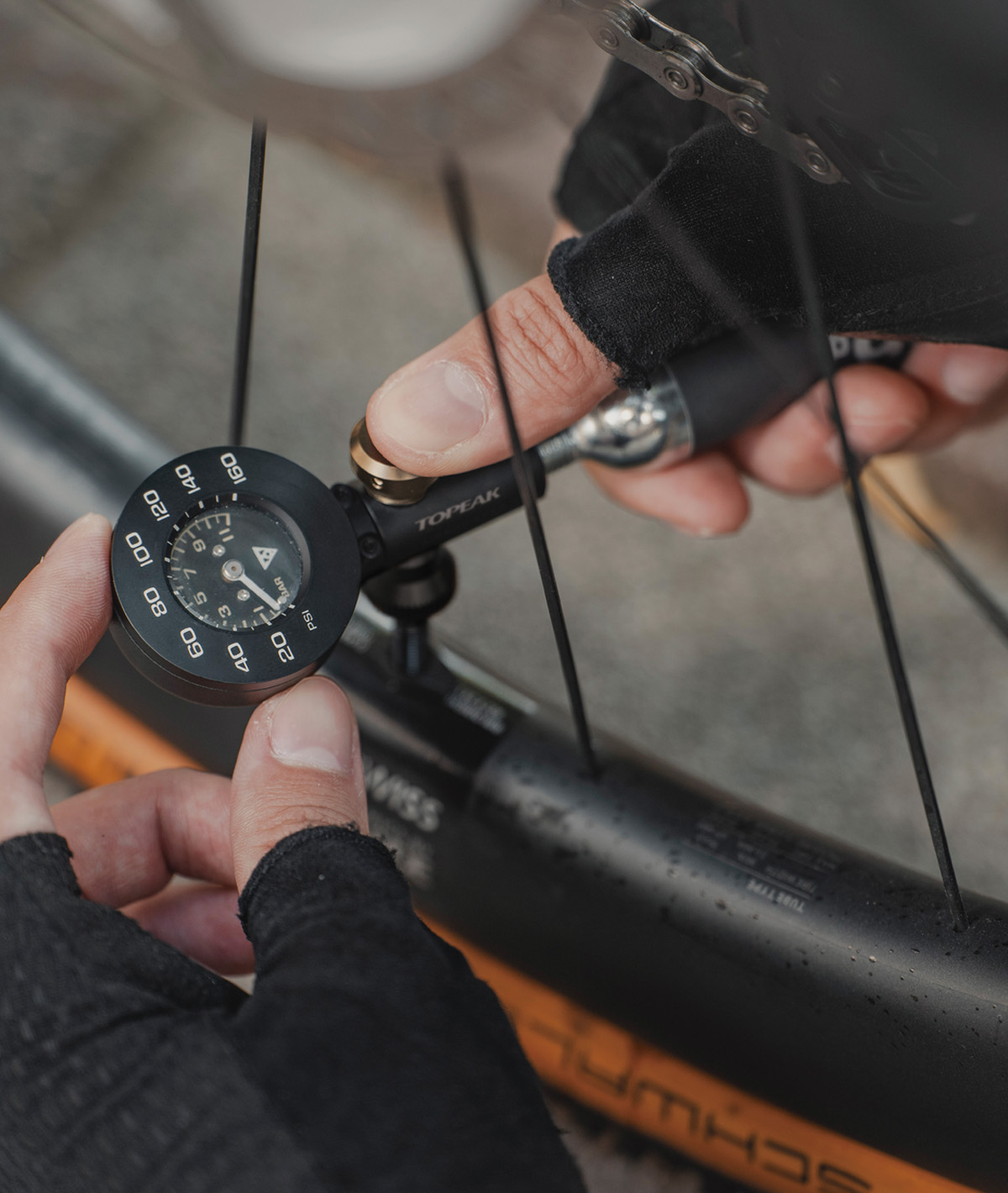 Airbooster CO2 G+ 2 in 1 con manometro analogico 11 bar/160 psi