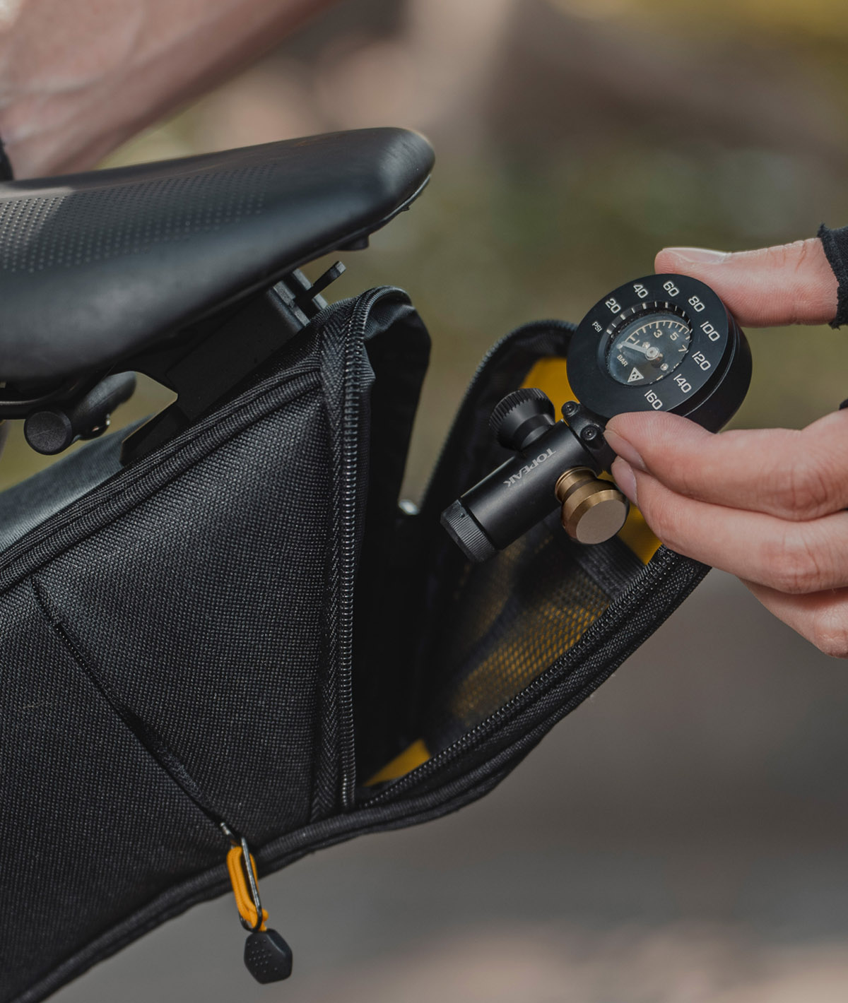 Airbooster CO2 G+ 2 in 1 con manometro analogico 11 bar/160 psi