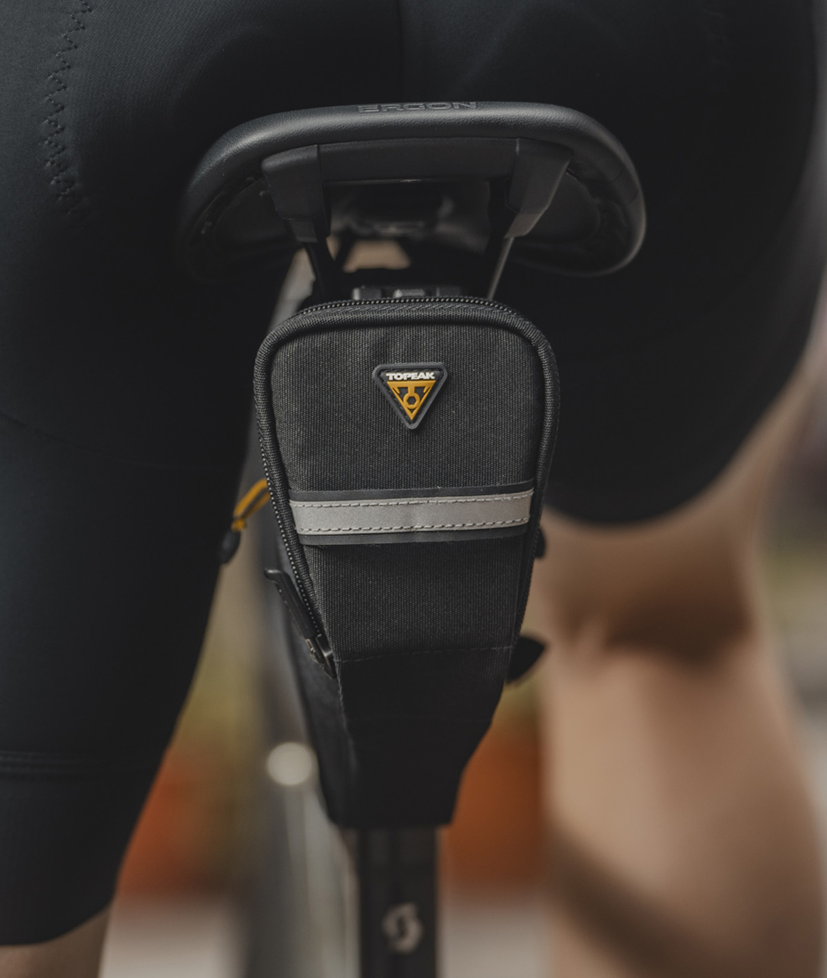 Borsello sottosella Aero Wedge Pack DX medium (0,5l) con attacco f25 QuickClick