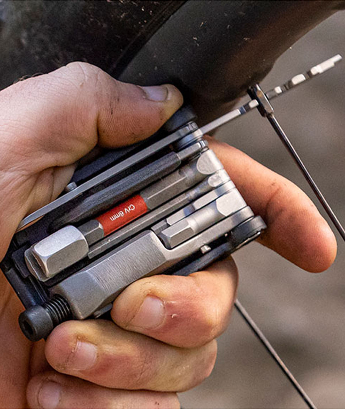 Chiave multiuso Alien X (37 funzioni) con custodia