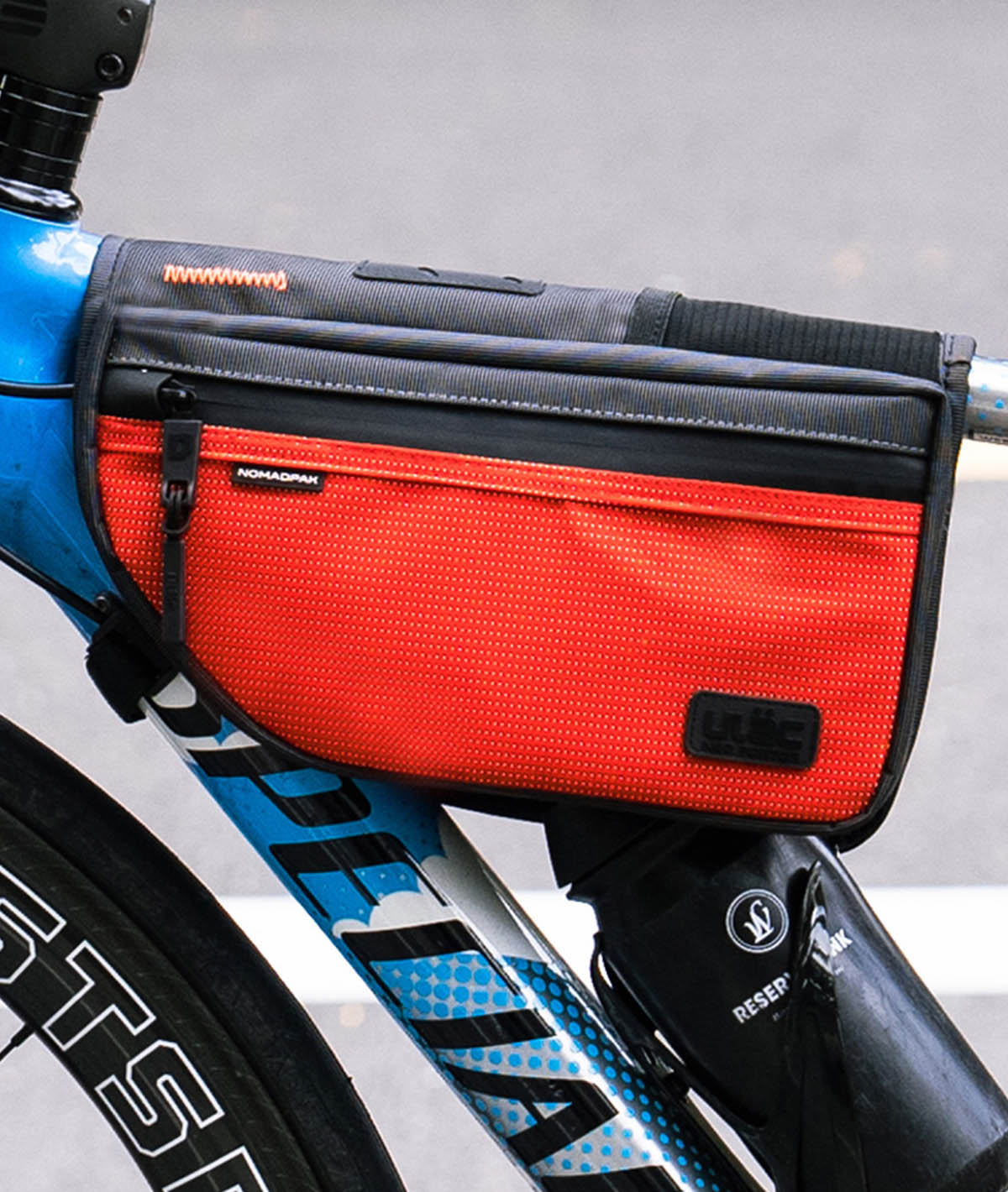 Borsello tubo orizzontale (sotto) GELANDE VERVE (2 L) arancione - Noir Lava