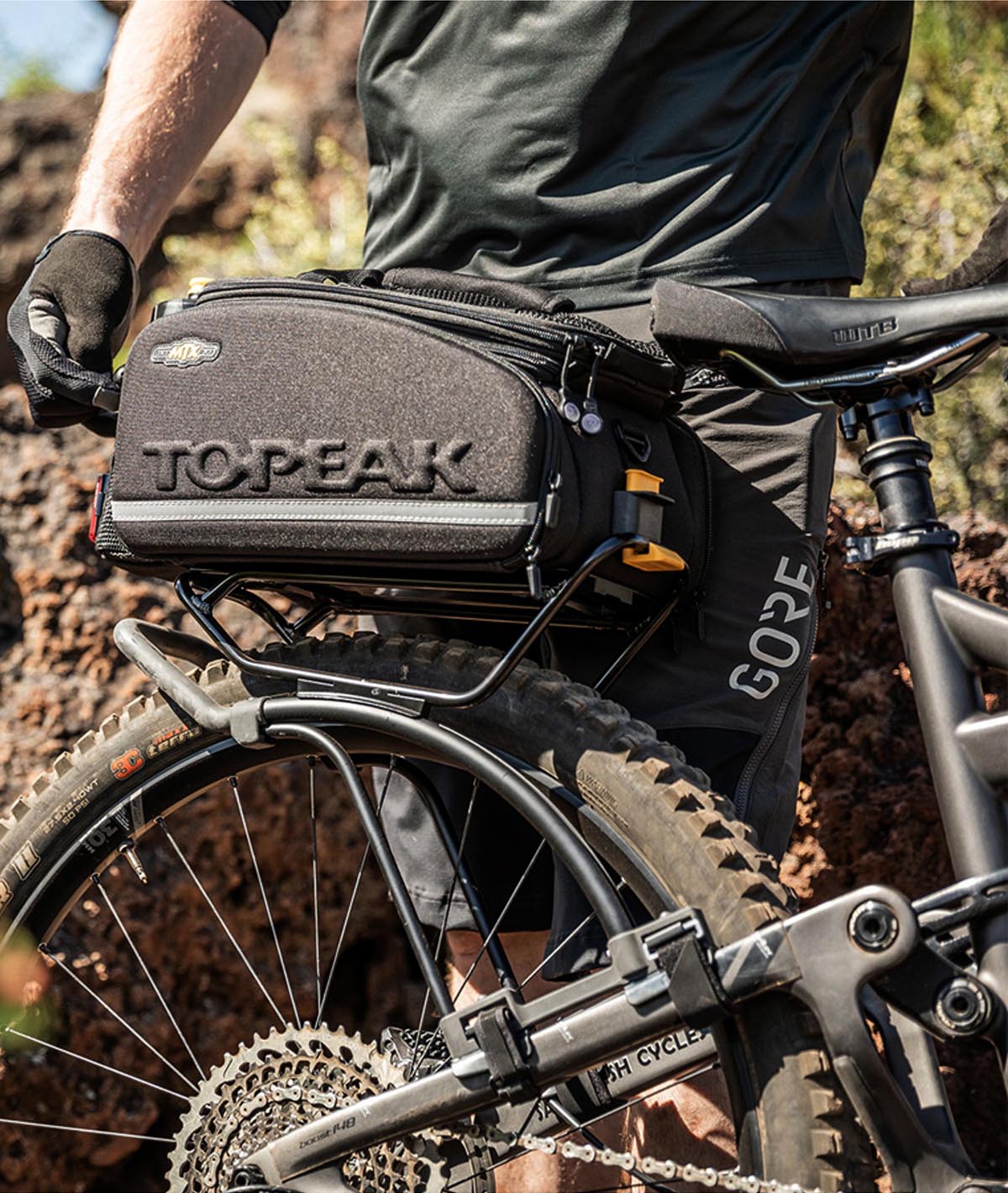Portapacchi posteriore TetraRack M2 con sistema QuickTrack