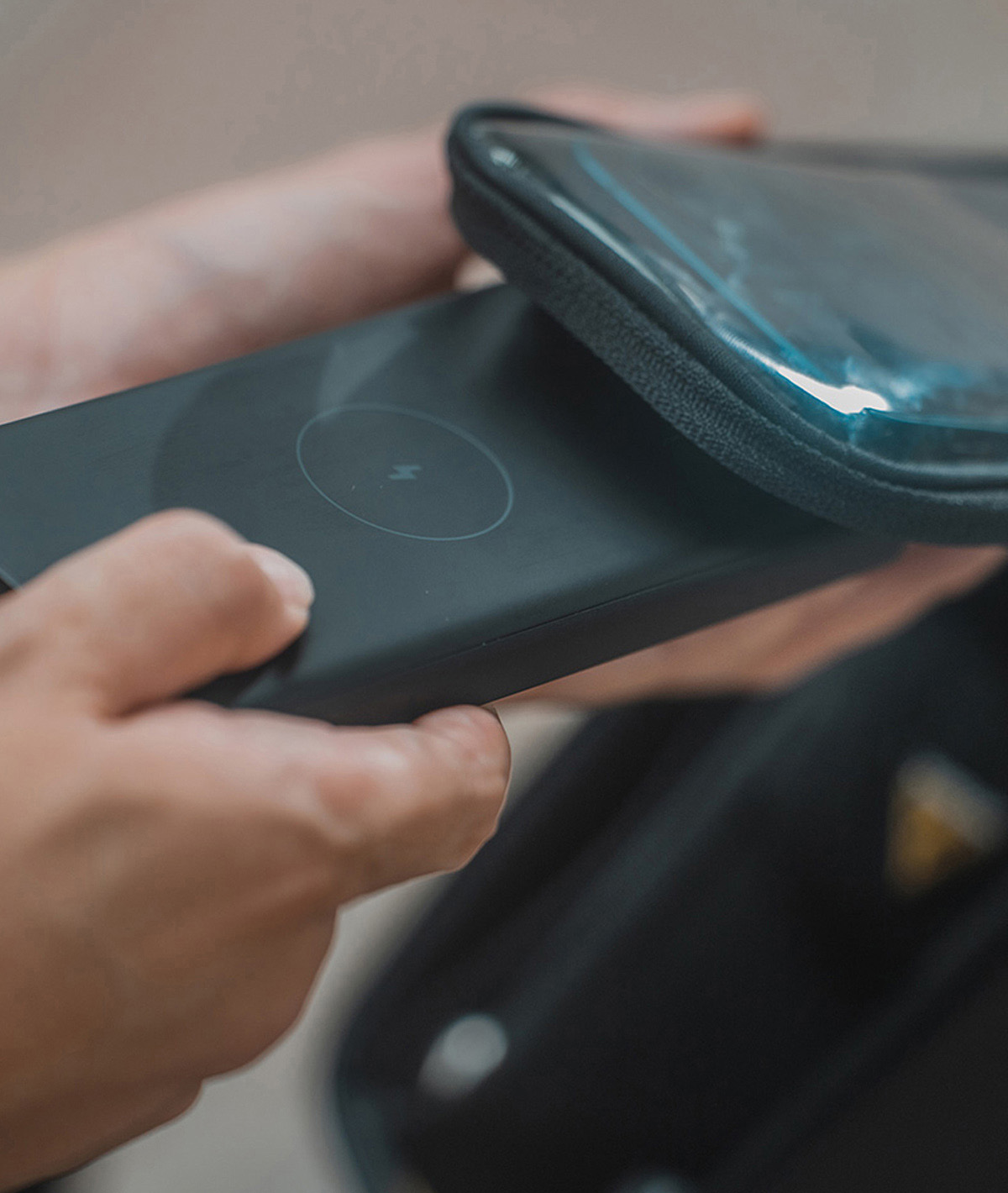 Borsello tubo orizzontale (sopra) Bento Pack (0,85 L) nero con cinturini in velcro