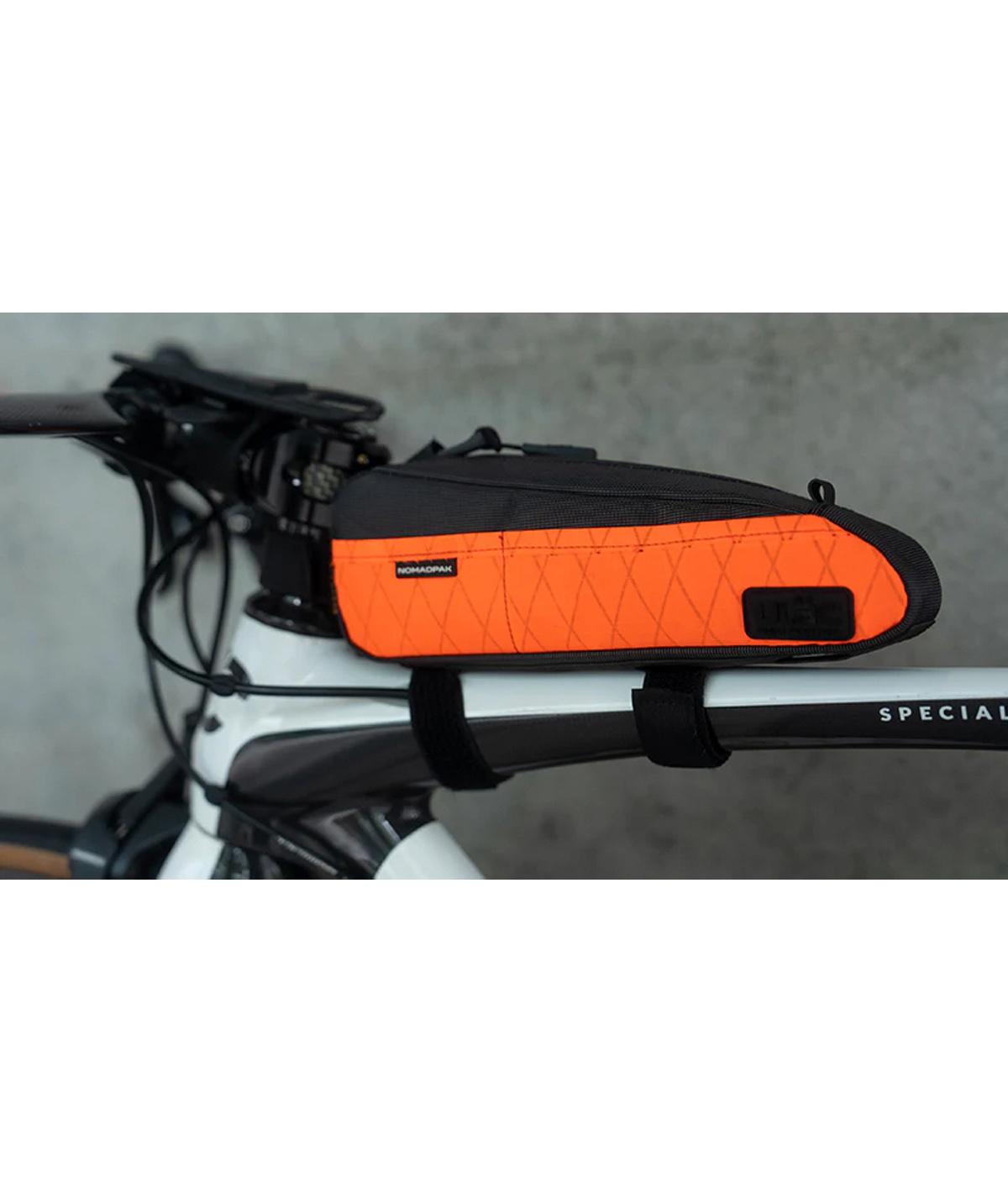 Borsello tubo orizzontale (sopra) Trekking GT Bolt-On (1 L) Arancione - lava thumbnail