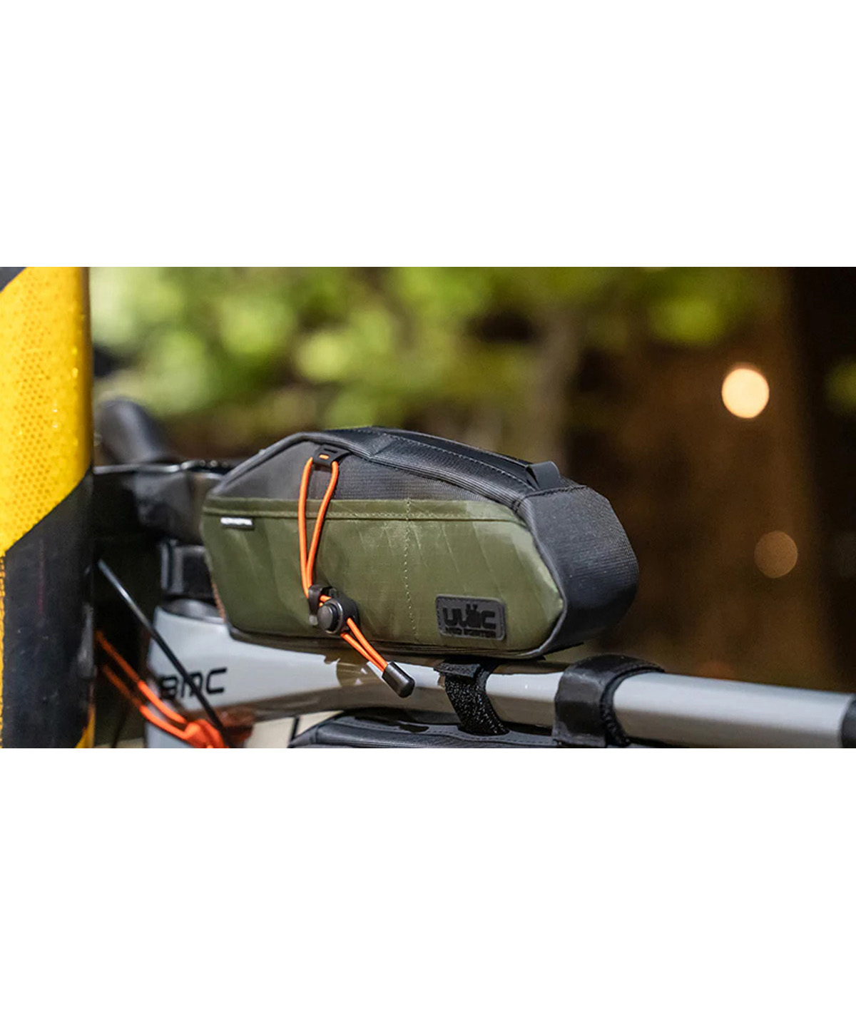 Borsello tubo orizzontale (sopra) Trekking GT PRO Bolt-On (1,5 L) verde oliva - moss thumbnail