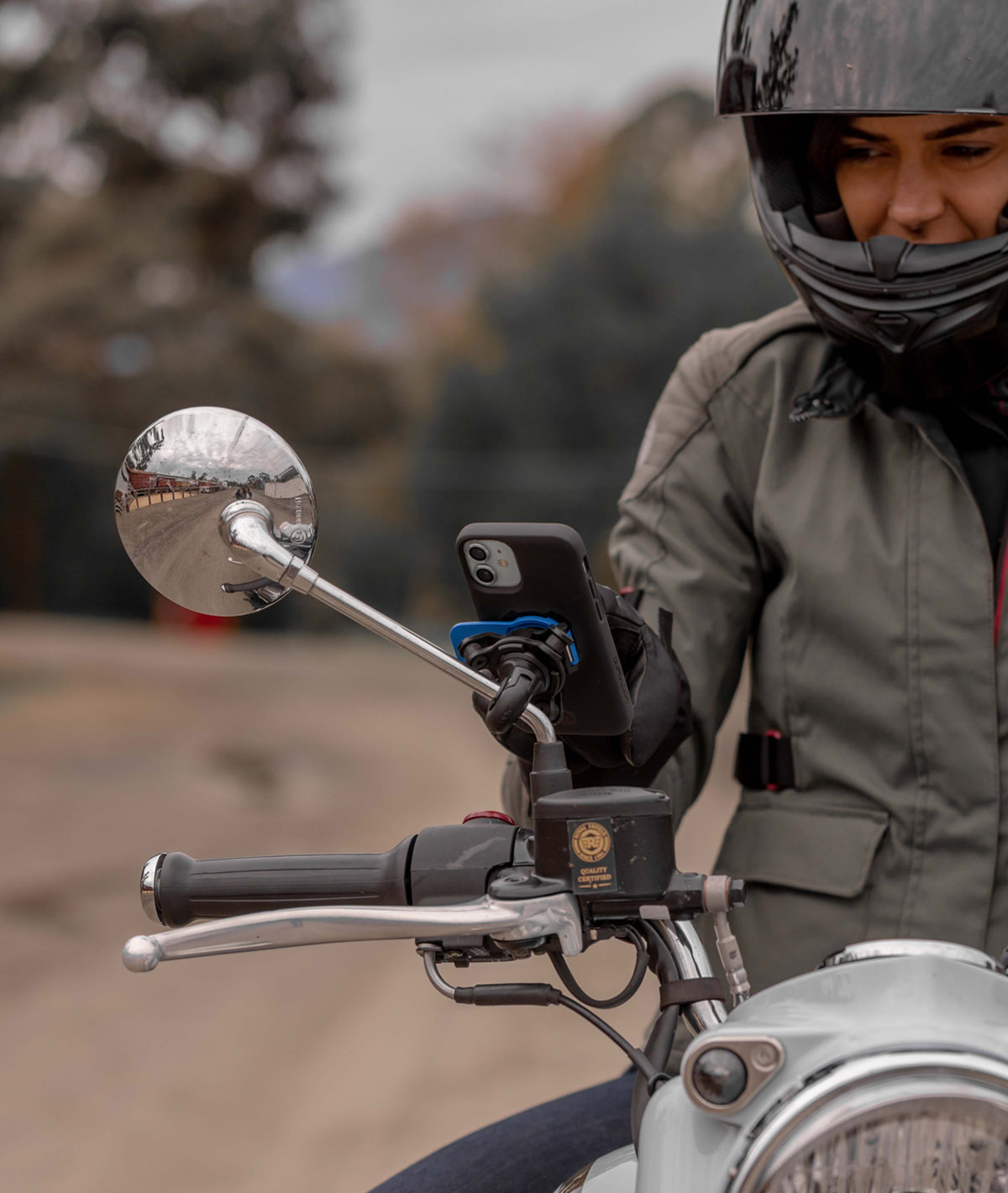 Supporto per specchietto motocicletta Quad Lock thumbnail