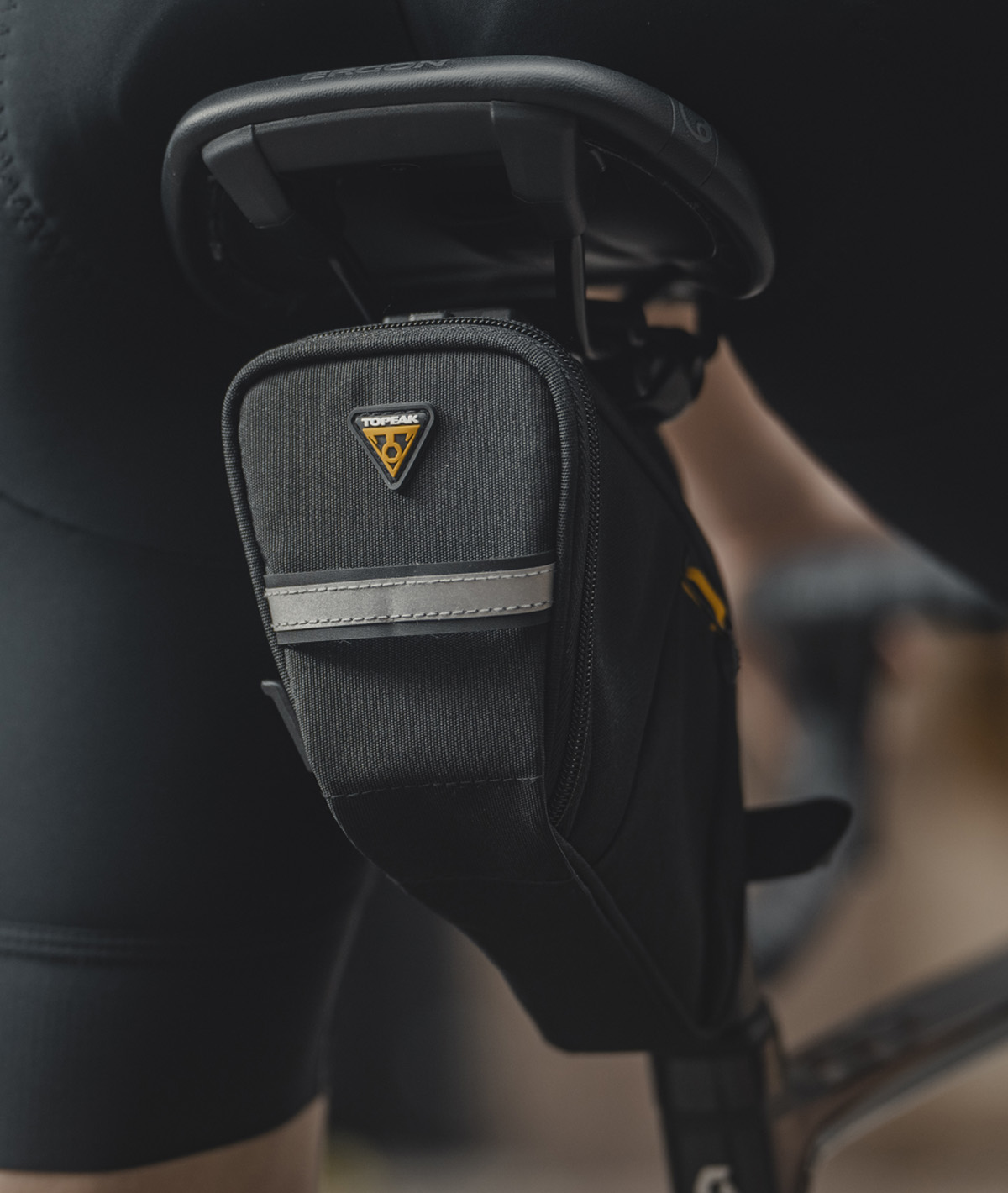 Borsello sottosella Aero Wedge Pack DX medium (0,5l) con attacco f25 QuickClick thumbnail