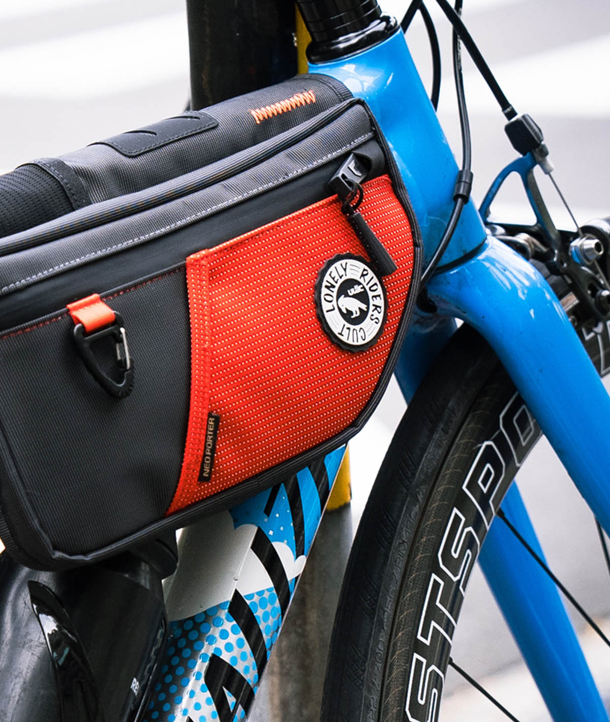 Borsello tubo orizzontale (sotto) GELANDE VERVE (2 L) arancione - Noir Lava thumbnail