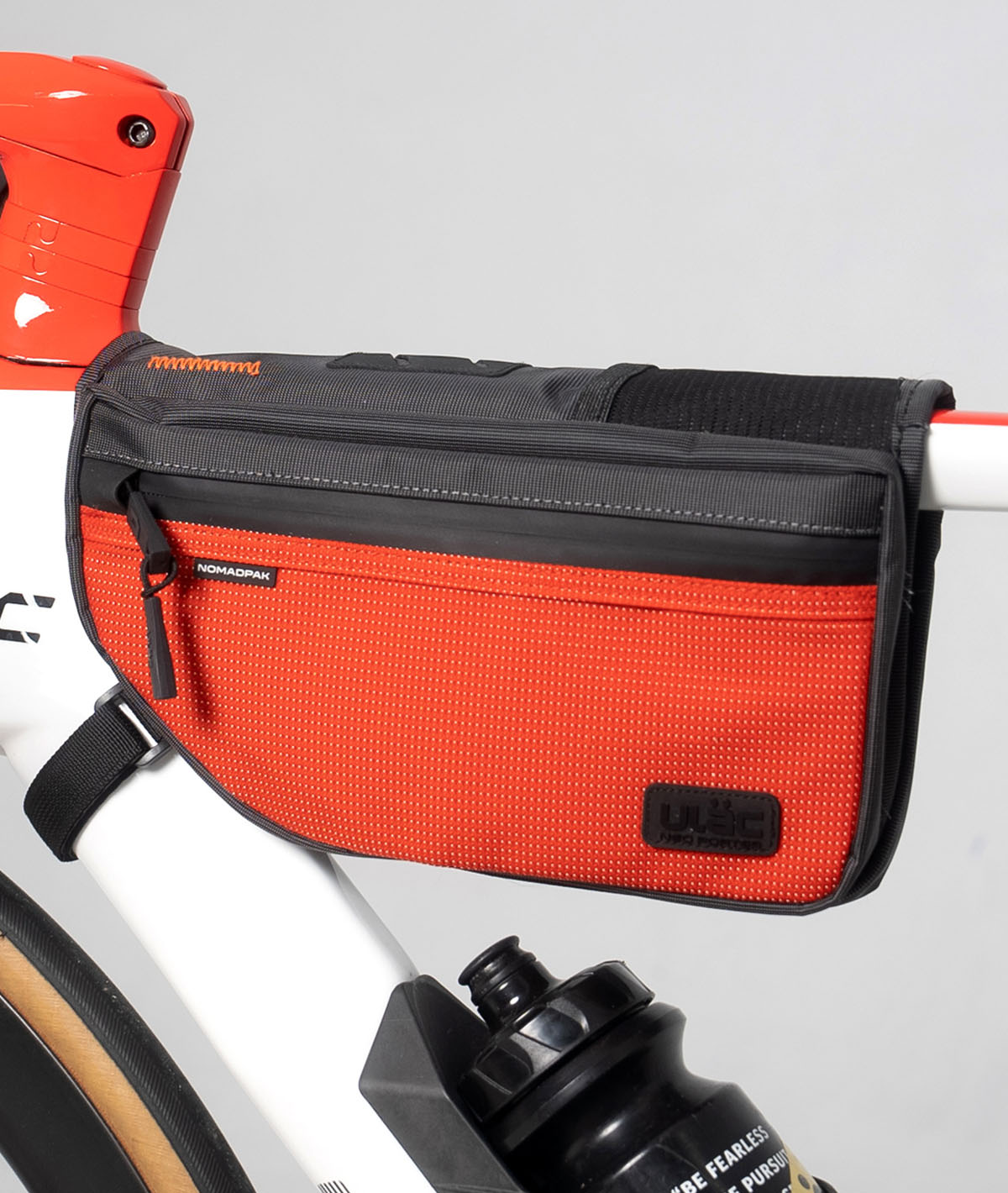 Borsello tubo orizzontale (sotto) GELANDE VERVE (2 L) arancione - Noir Lava thumbnail