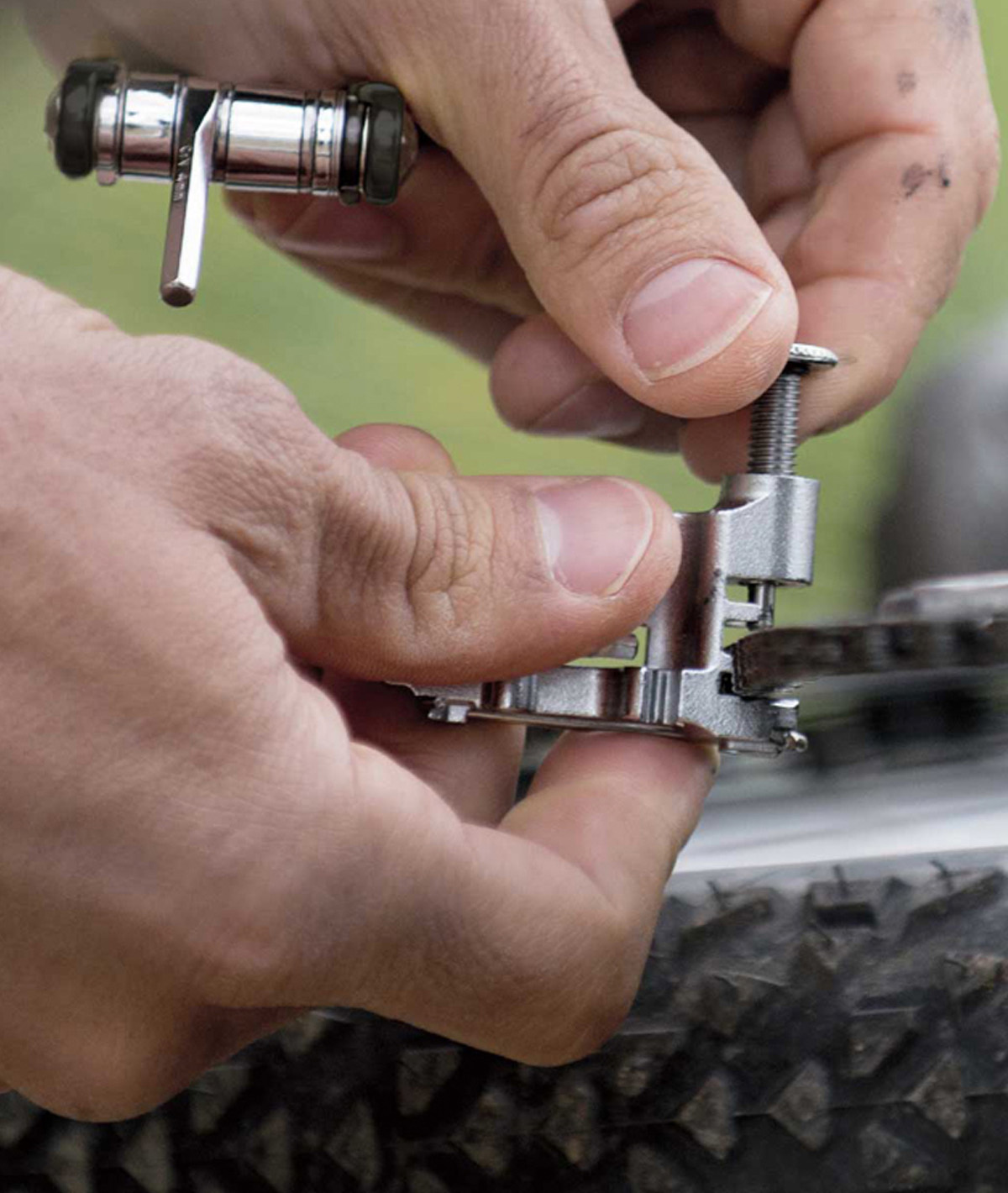 Chiave multiuso Mini 20 Pro (23 funzioni) nera con custodia thumbnail